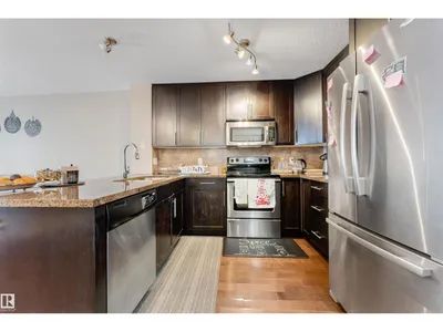 #409 2204 44 AV NW photo 13