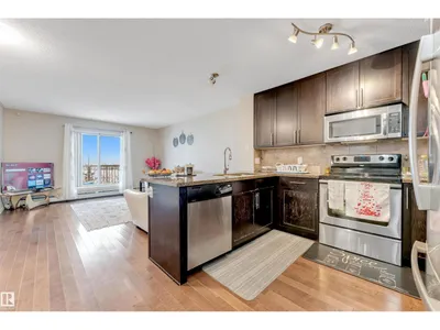 #409 2204 44 AV NW photo 8