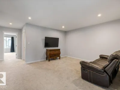 7113 177A AV NW photo 34