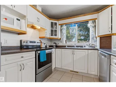 #11 2505 42 ST NW photo 7