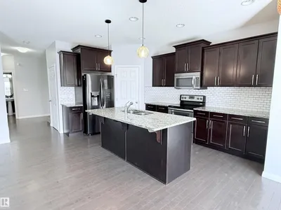 7819 173 AV NW photo 13