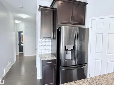 7819 173 AV NW photo 8