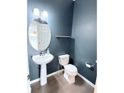 7819 173 AV NW photo 21