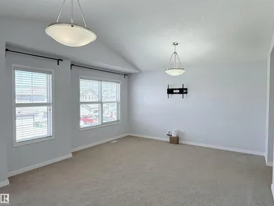 7819 173 AV NW photo 28
