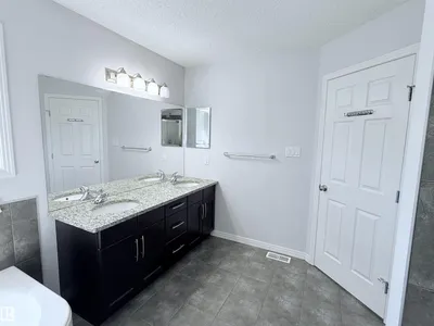 7819 173 AV NW photo 40