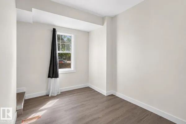 9124 119 AV NW photo 3