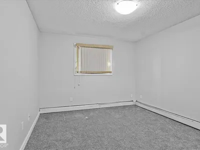 #130 11325 83 ST NW photo 9