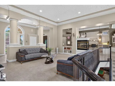 60 KINGSBURY CR photo 10