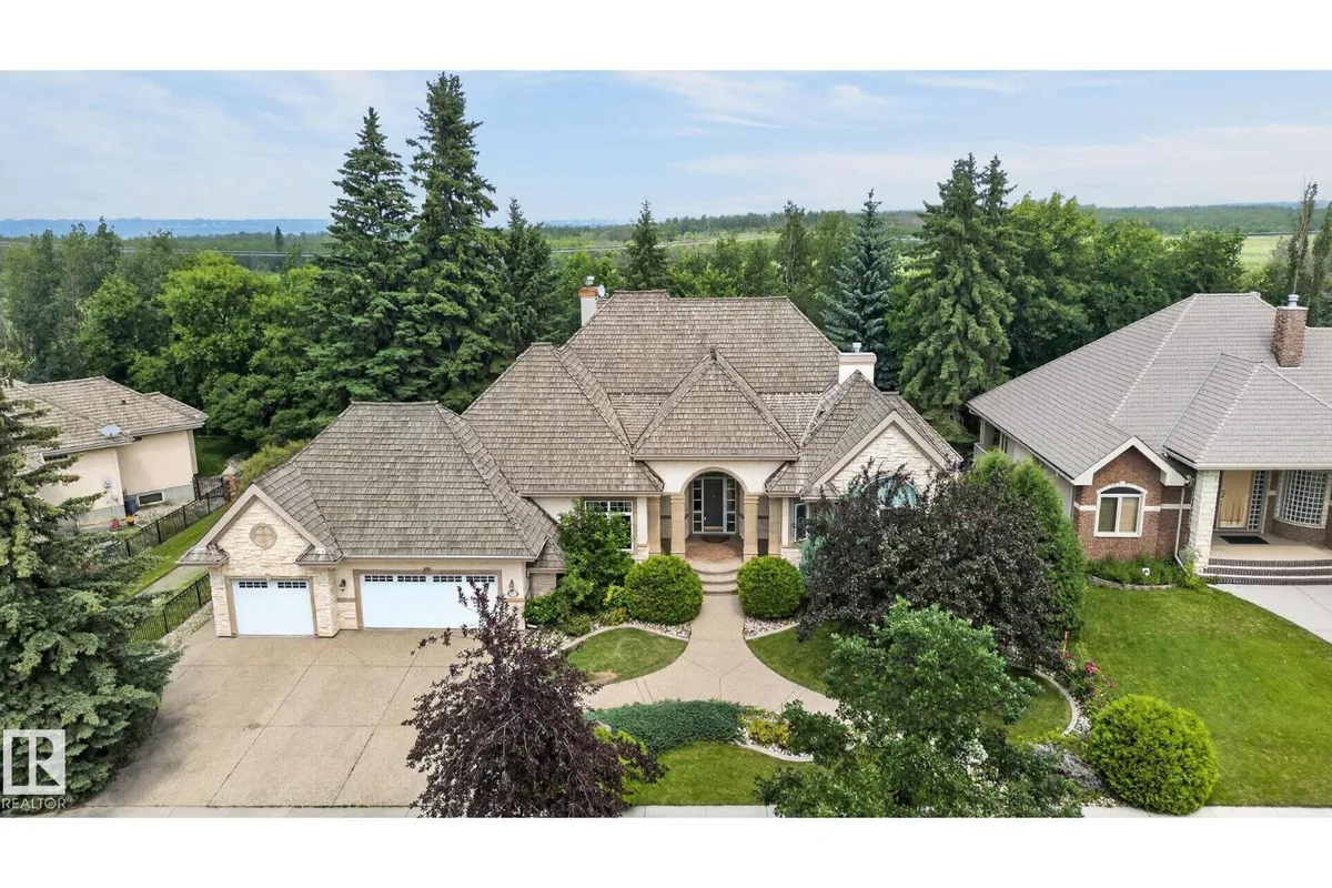 60 KINGSBURY CR exterior