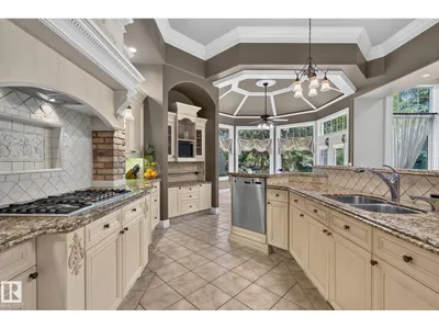 60 KINGSBURY CR photo 21