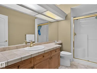 60 KINGSBURY CR photo 56