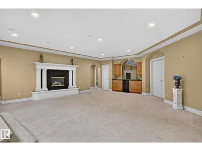 60 KINGSBURY CR photo 42