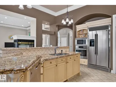 60 KINGSBURY CR photo 18