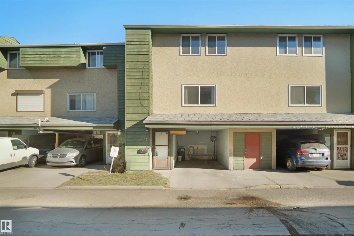 887 ABBOTTSFIELD RD NW exterior