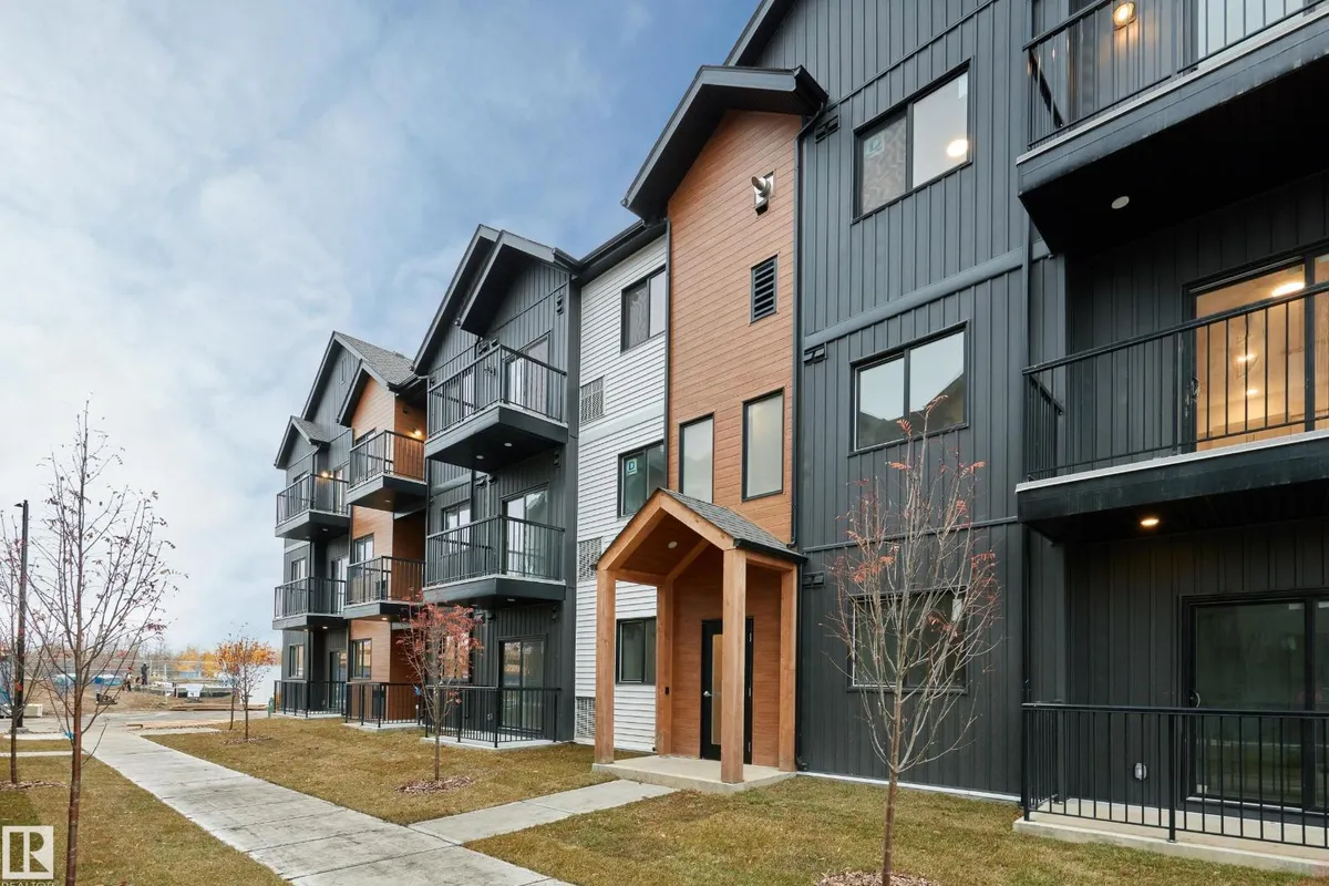 #104 3715 141 ST SW exterior