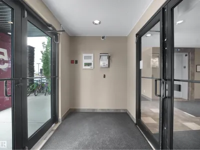 #422 5515 7 AV SW photo 9