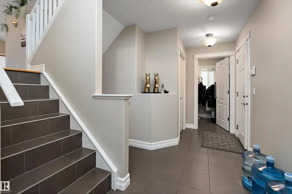 16748 118 ST NW photo 3