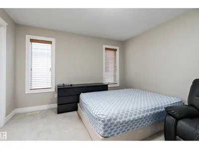 16748 118 ST NW photo 9