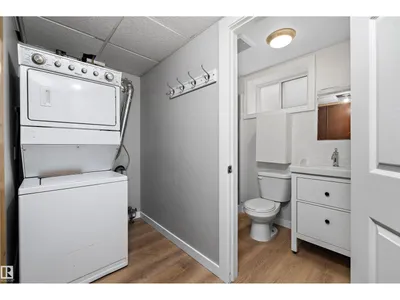 9747 66 AV NW photo 19