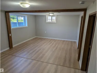 9747 66 AV NW photo 23