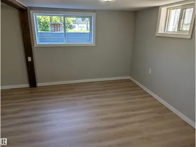 9747 66 AV NW photo 24