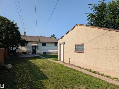 9747 66 AV NW photo 34
