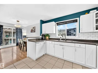 #72 2505 42 ST NW photo 8