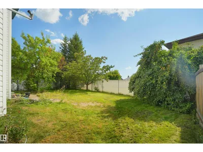 2715 44A AV NW photo 11