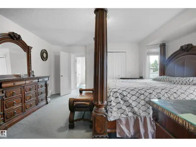 2715 44A AV NW photo 37