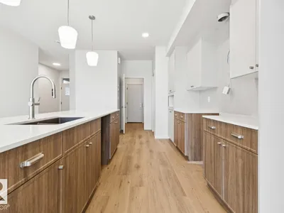 22526 83A AV NW photo 10