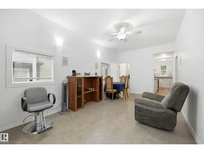 10714 103 ST NW photo 4