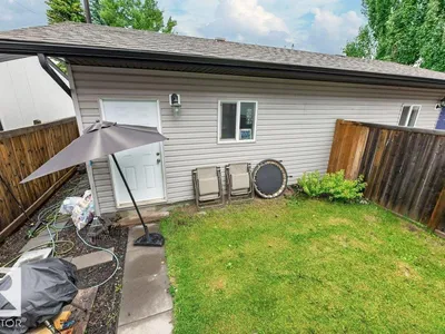 10724 72 AV NW photo 30