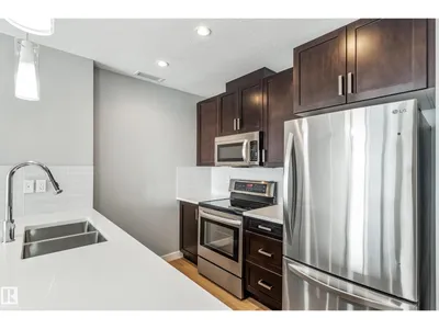#910 10238 103 ST NW photo 8