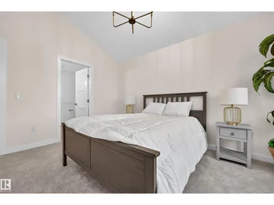 5604 105 AV NW photo 31