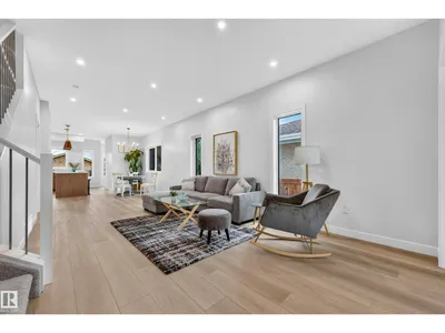 5604 105 AV NW photo 8