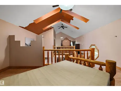 11253 89 ST NW photo 30