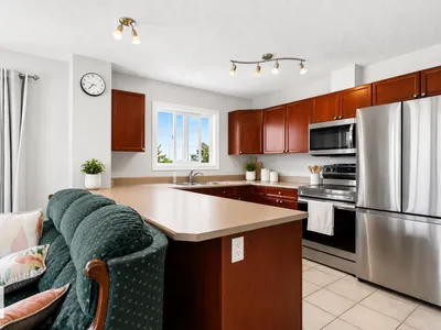 #411 4407 23 ST NW photo 9