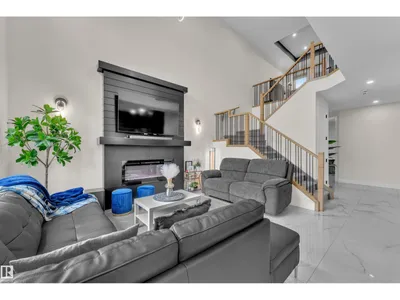 3924 41 AV photo 20