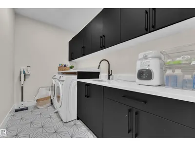 3924 41 AV photo 38