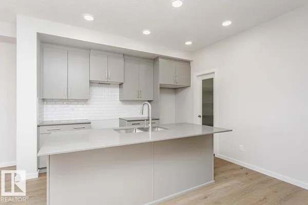 2851 64 ST SW photo 2