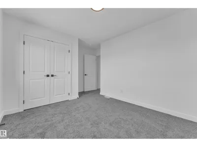 90 Silverstone Drive photo 32