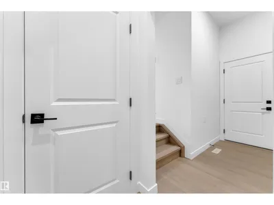 90 Silverstone Drive photo 34