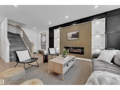 90 Silverstone Drive photo 4