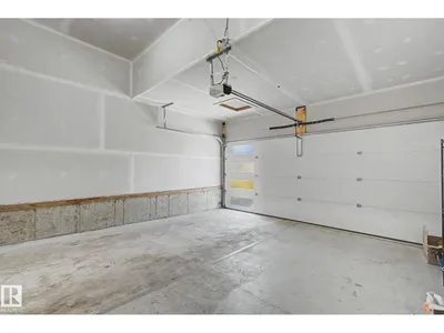 311 29 ST SW SW photo 44