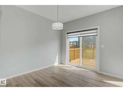 311 29 ST SW SW photo 12