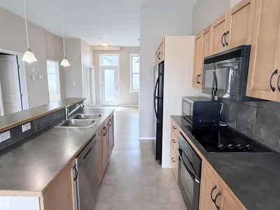 #513 10147 112 ST NW photo 11