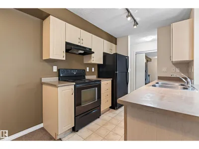 #104 13907 136 ST NW photo 6