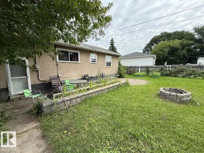 7607 83 AV NW photo 7