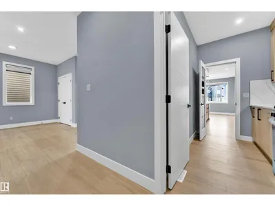 431 ROBERTS CR photo 11