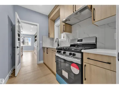 431 ROBERTS CR photo 12